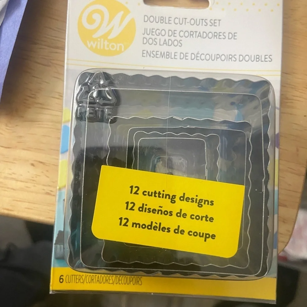 2/sets of Wilton cookie cutters T20